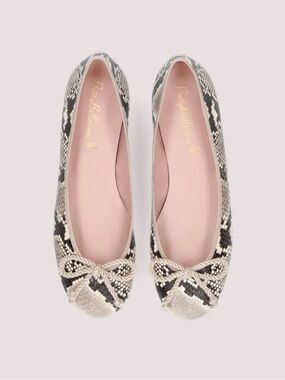 Pretty Ballerinas Snake-Print Ballet Flats in Beige and Black